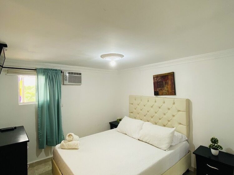 בית מלון כפרי West California