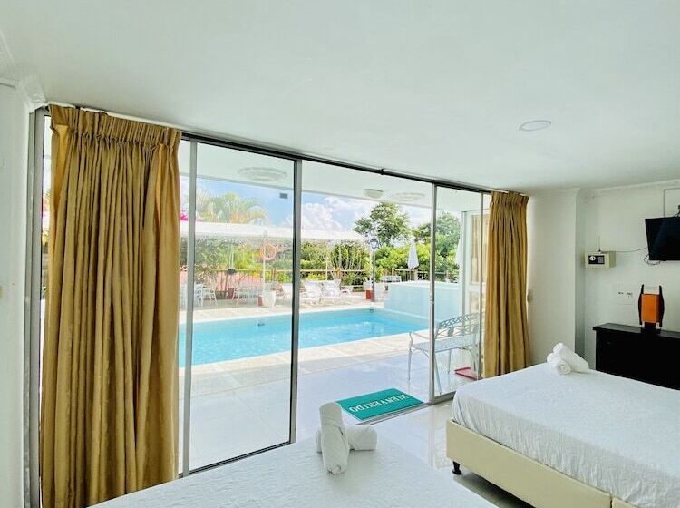 בית מלון כפרי West California