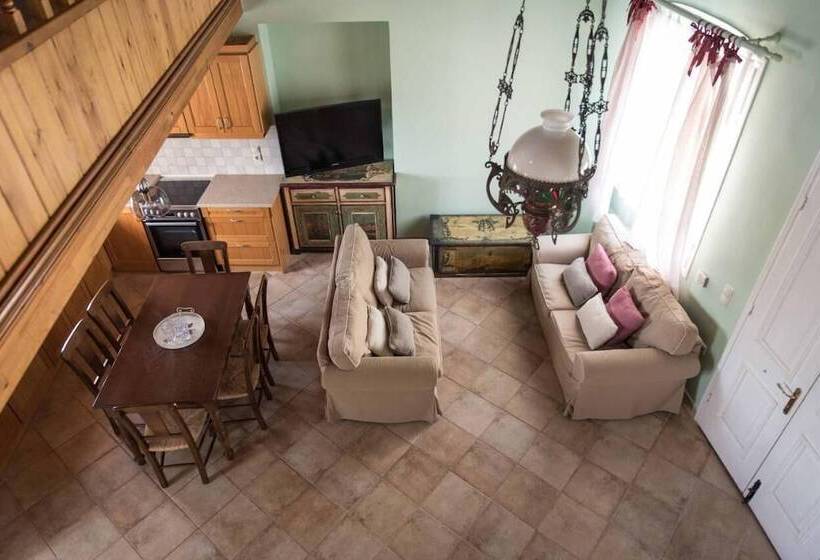 هتل Yiasemi Of Chios