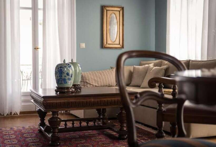 هتل Yiasemi Of Chios