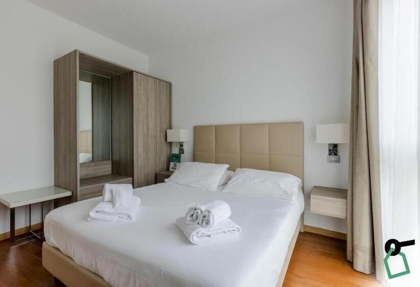 هتل Hotiday Room Collection   Pisa