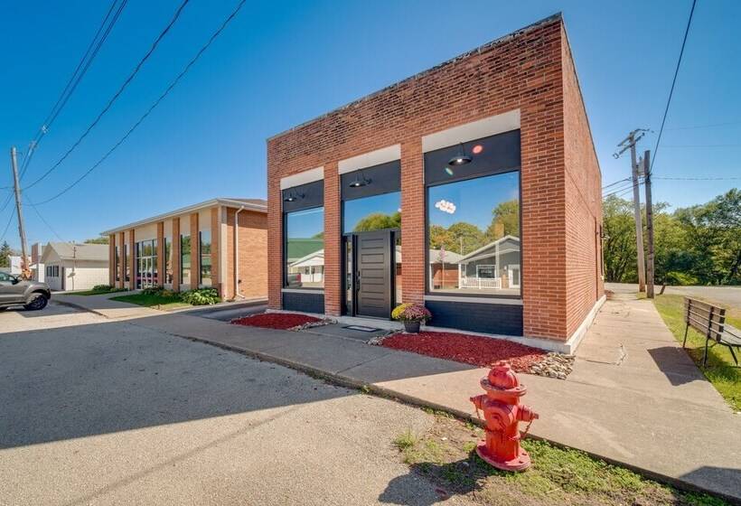 Idyllic Biggsville Vacation Rental: 10 Mi To River