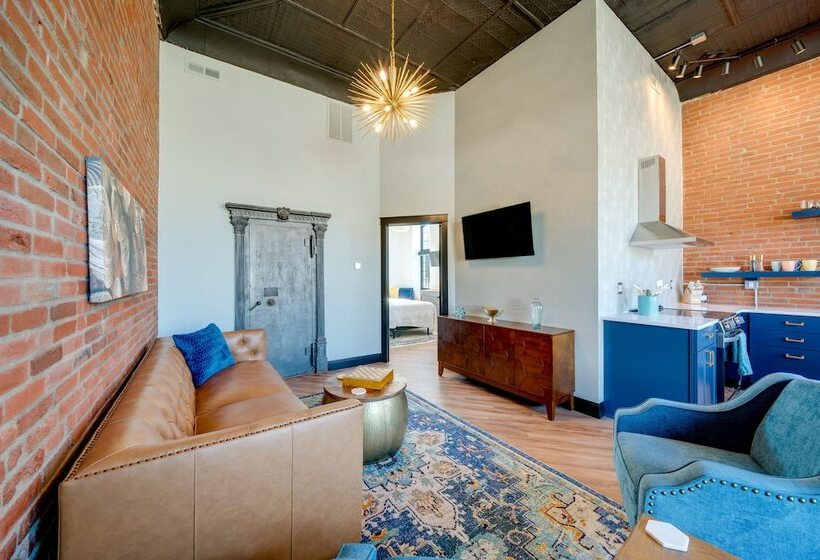 Idyllic Biggsville Vacation Rental: 10 Mi To River