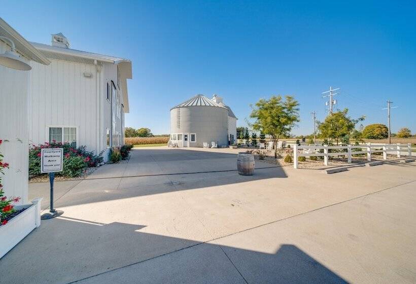 Idyllic Biggsville Vacation Rental: 10 Mi To River