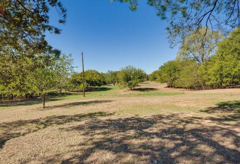 Countryside Cottage W/ Fenced Yard In Decatur!