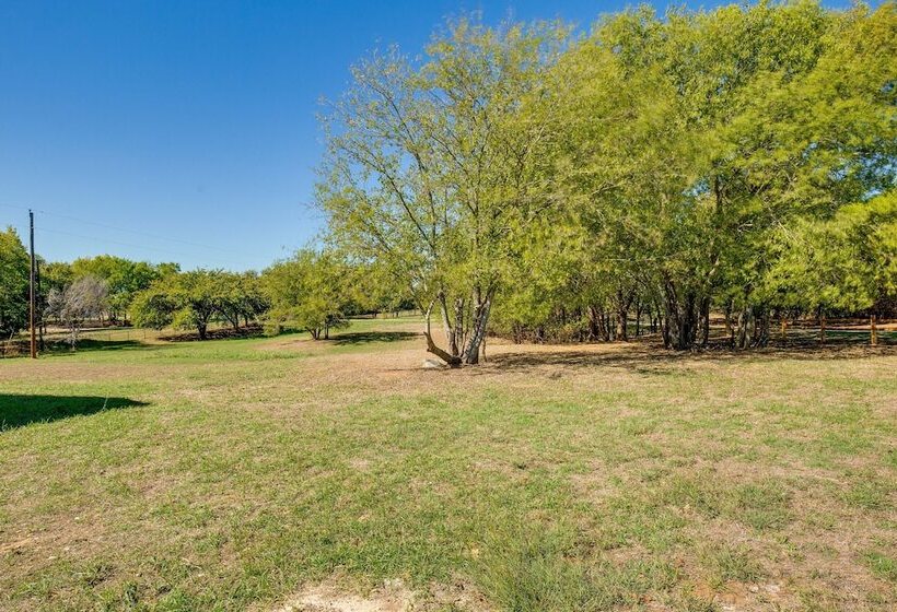 Countryside Cottage W/ Fenced Yard In Decatur!