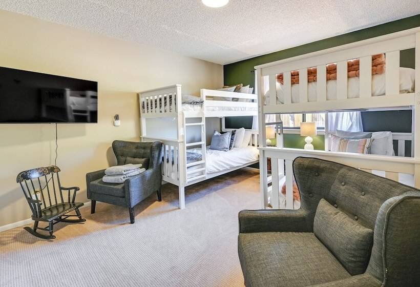 Idyllic Flagstaff Vacation Home: 3 Mi To Downtown!