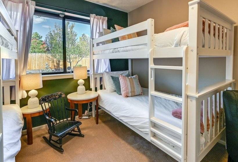 Idyllic Flagstaff Vacation Home: 3 Mi To Downtown!