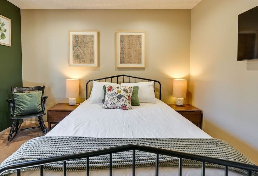 Idyllic Flagstaff Vacation Home: 3 Mi To Downtown!