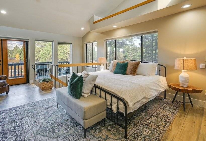 Idyllic Flagstaff Vacation Home: 3 Mi To Downtown!