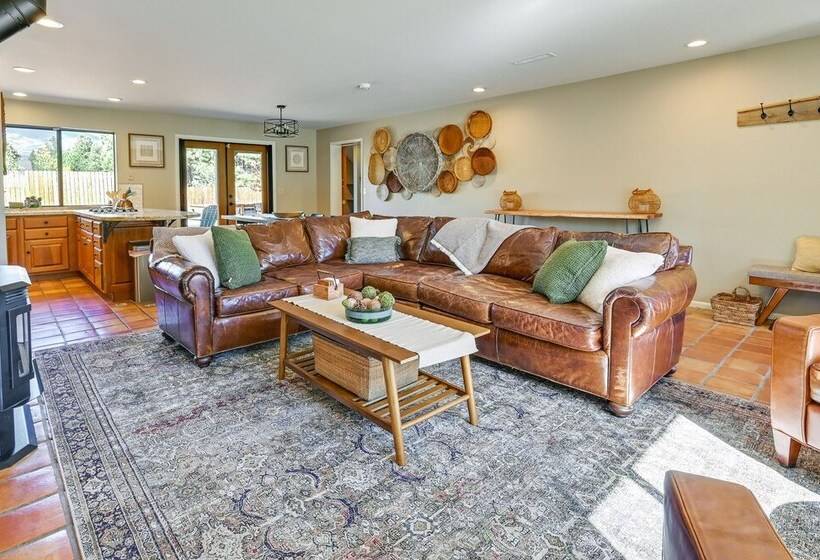 Idyllic Flagstaff Vacation Home: 3 Mi To Downtown!