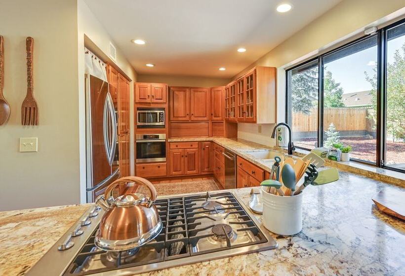 Idyllic Flagstaff Vacation Home: 3 Mi To Downtown!