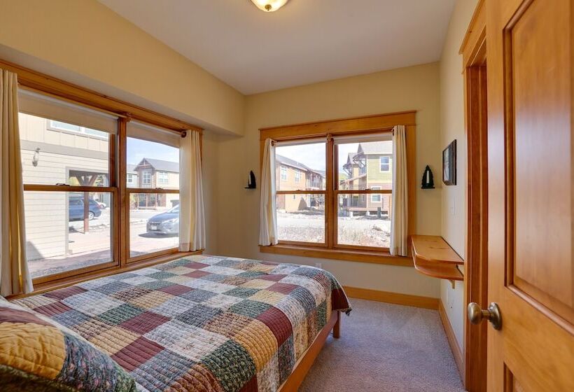 Granby Riverfront Cabin W/ Deck & Mountain View!