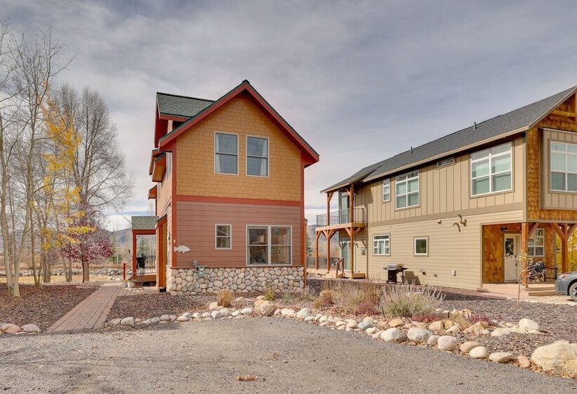 Granby Riverfront Cabin W/ Deck & Mountain View!