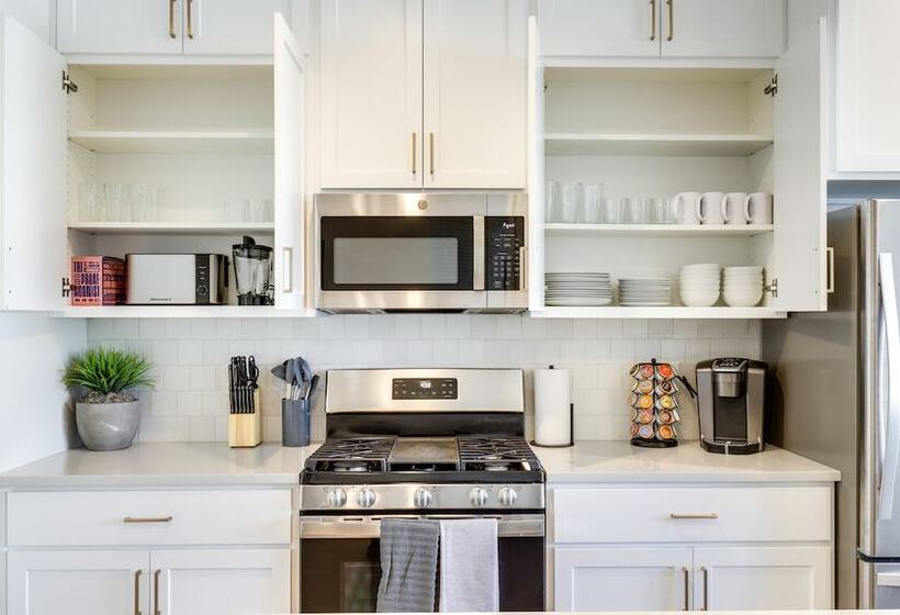 Inviting American Fork Home With Community Pool!