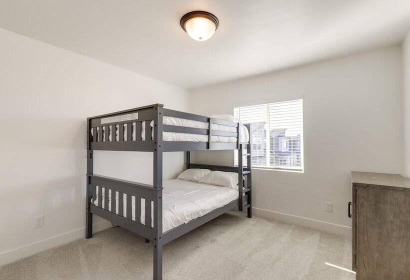 Inviting American Fork Home With Community Pool!