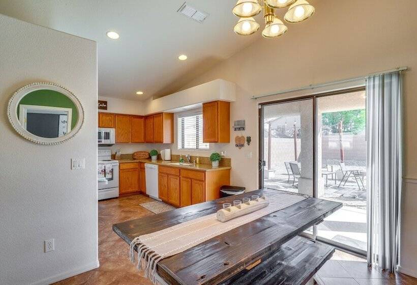 Inviting Bullhead City Gem: 3 Mi To Colorado River