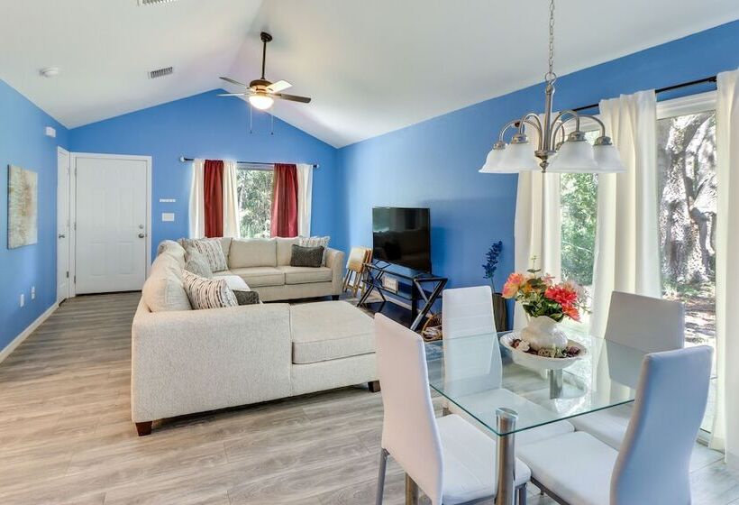 Inviting Ocklawaha Home W/ Porch: Ideal Location!