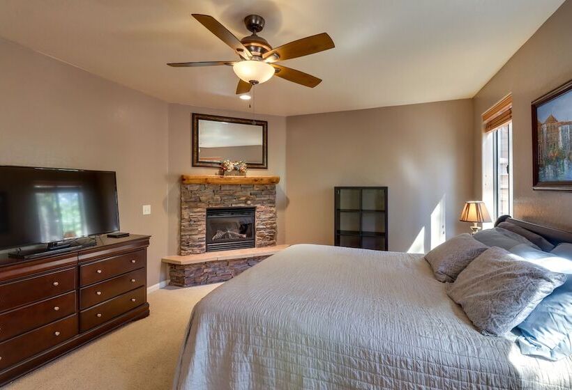 Wraparound Deck + Large Yard: Pinetop Home!