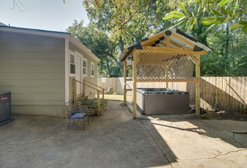 Dog Friendly Shelby Home W/ Private Yard & Hot Tub