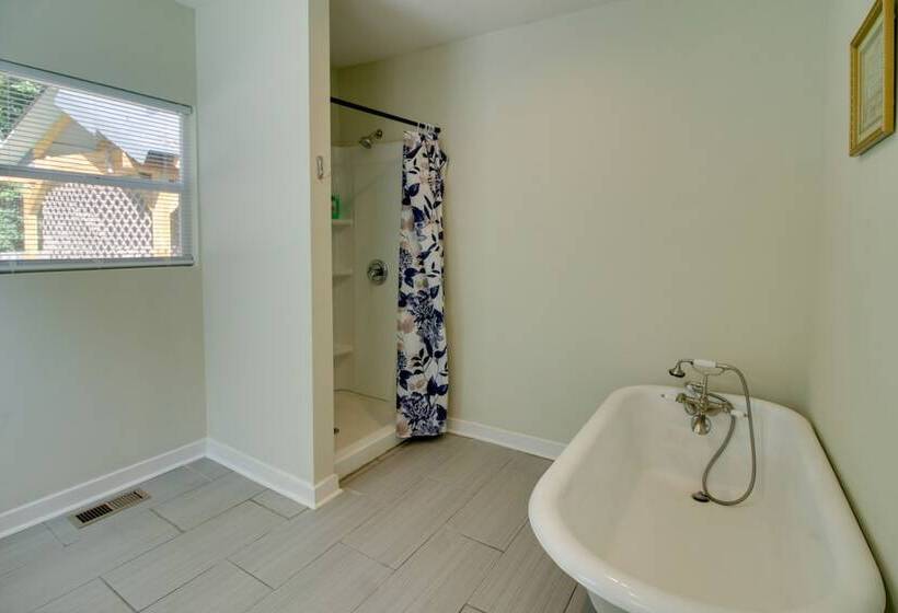 Dog Friendly Shelby Home W/ Private Yard & Hot Tub