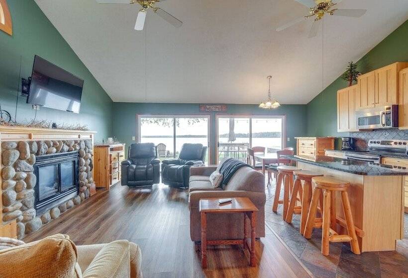 Kalkaska Retreat: Private Hot Tub, Dock, Fireplace