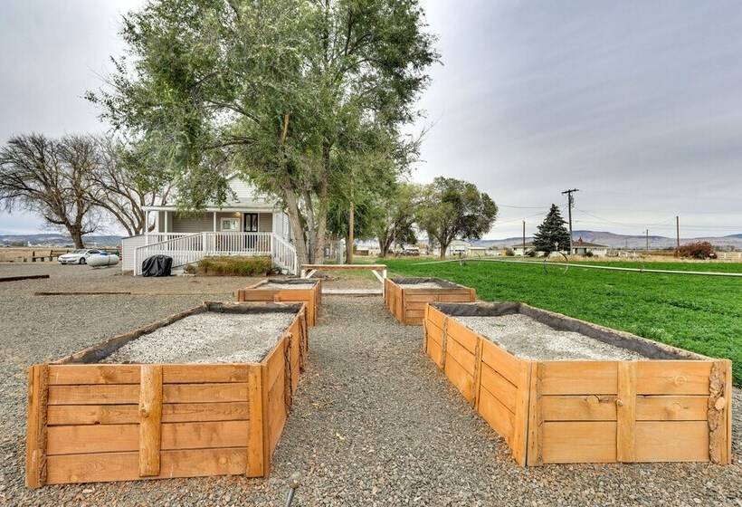 Klamath Falls Home On 189 Acres: Fire Pit & Grill!