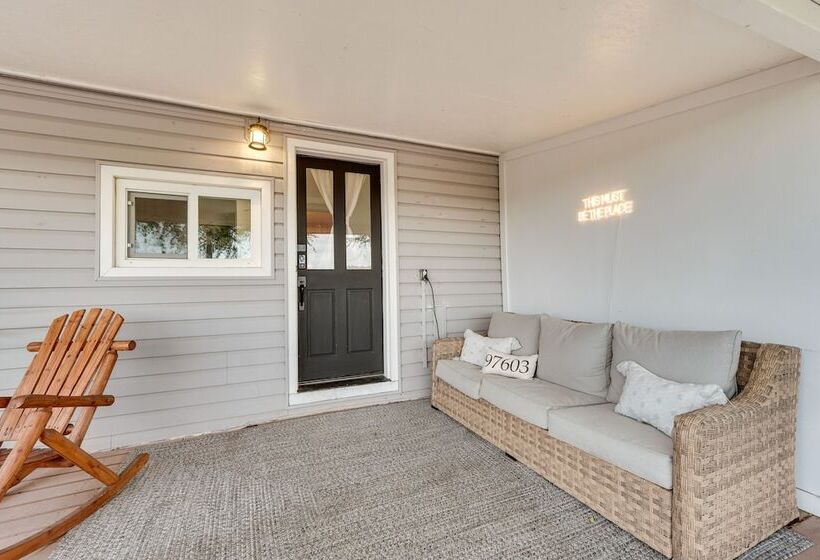 Klamath Falls Home On 189 Acres: Fire Pit & Grill!