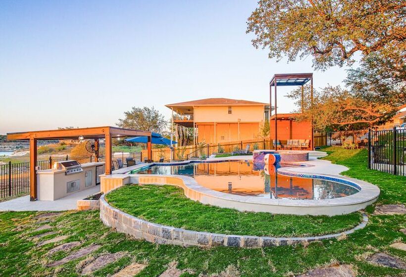 Lago Vista Home W/ Private Pool & Sport Court!