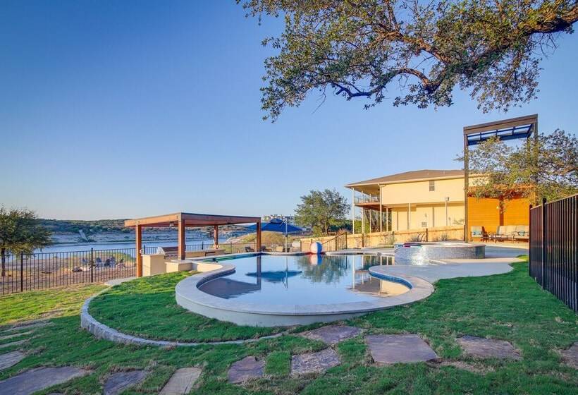 Lago Vista Home W/ Private Pool & Sport Court!