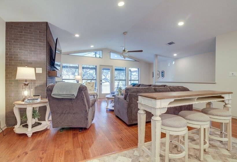 Lago Vista Home W/ Private Pool & Sport Court!