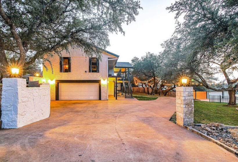 Lago Vista Home W/ Private Pool & Sport Court!