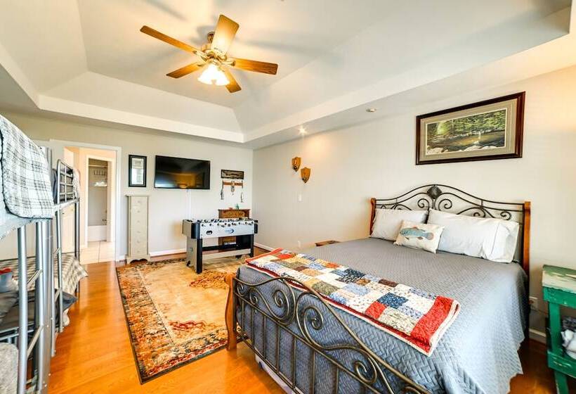 Lake Barkley Home W/ On Site Beach: Boat + Swim!