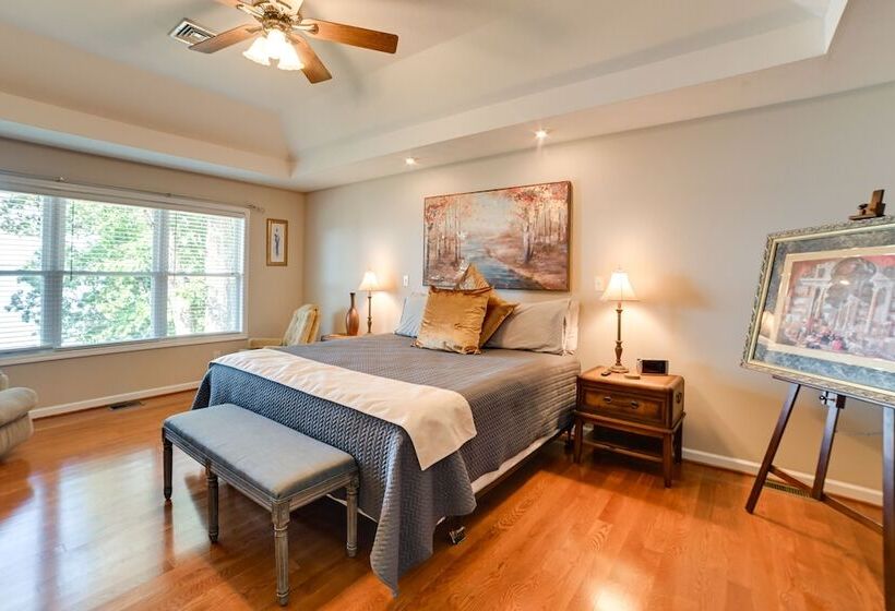 Lake Barkley Home W/ On Site Beach: Boat + Swim!