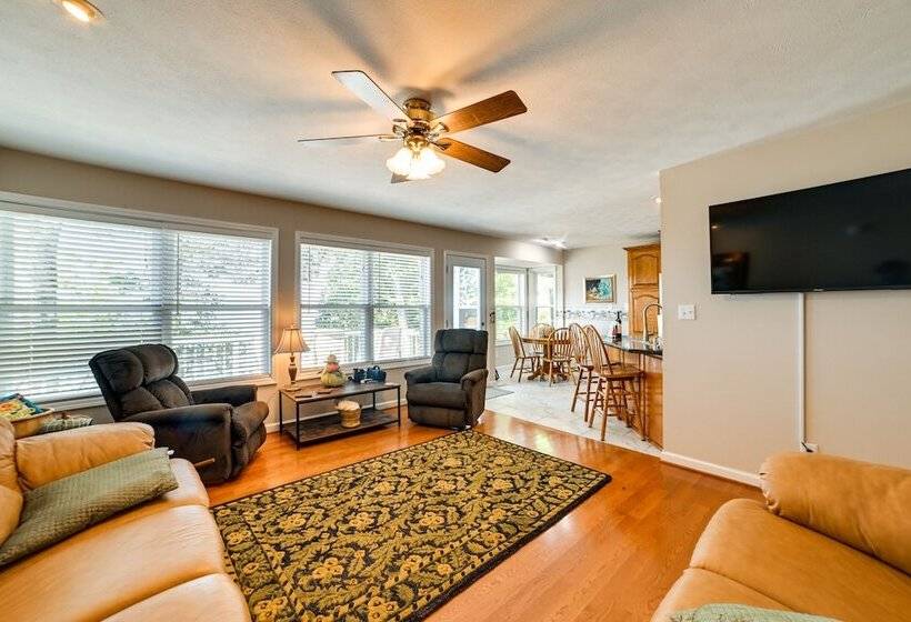 Lake Barkley Home W/ On Site Beach: Boat + Swim!