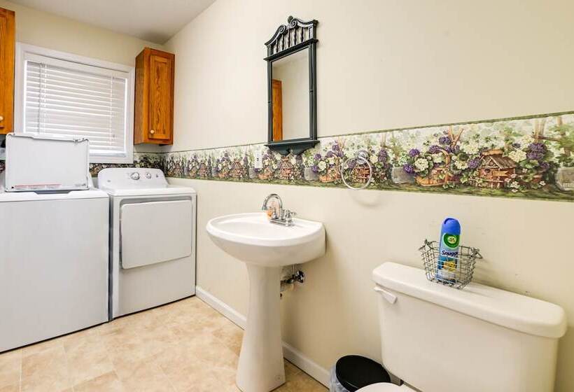 Lake Barkley Home W/ On Site Beach: Boat + Swim!