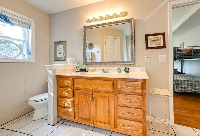 Lake Barkley Home W/ On Site Beach: Boat + Swim!