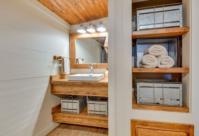 Lake Martin Retreat W/ Beach, Boat Dock + Fire Pit