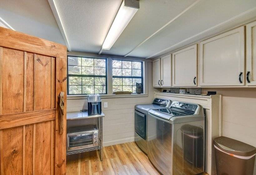 Lake Martin Retreat W/ Beach, Boat Dock + Fire Pit