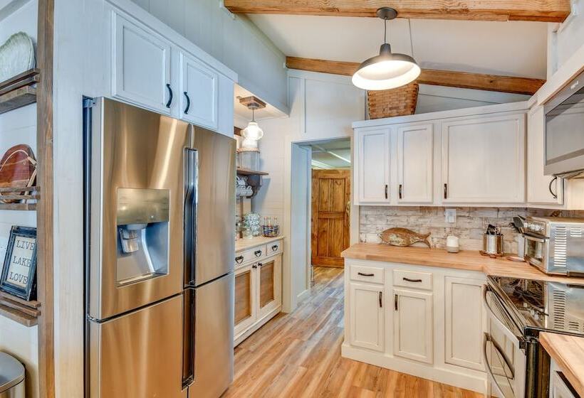 Lake Martin Retreat W/ Beach, Boat Dock + Fire Pit