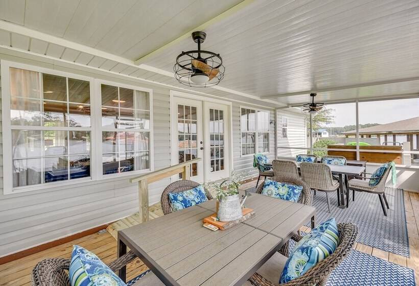 Lake Martin Retreat W/ Private Dock & Boat Launch