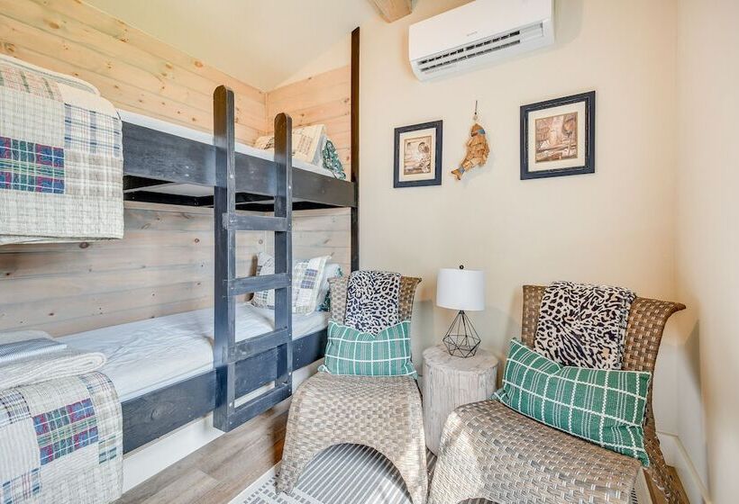 Lake Martin Retreat W/ Private Dock & Boat Launch