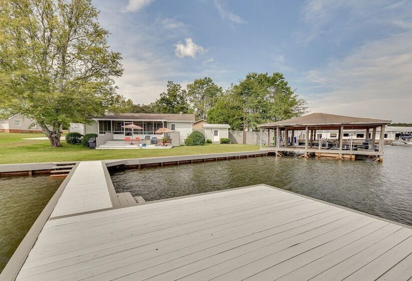 Lake Martin Retreat W/ Private Dock & Boat Launch