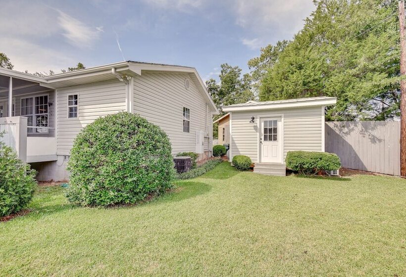 Lake Martin Retreat W/ Private Dock & Boat Launch