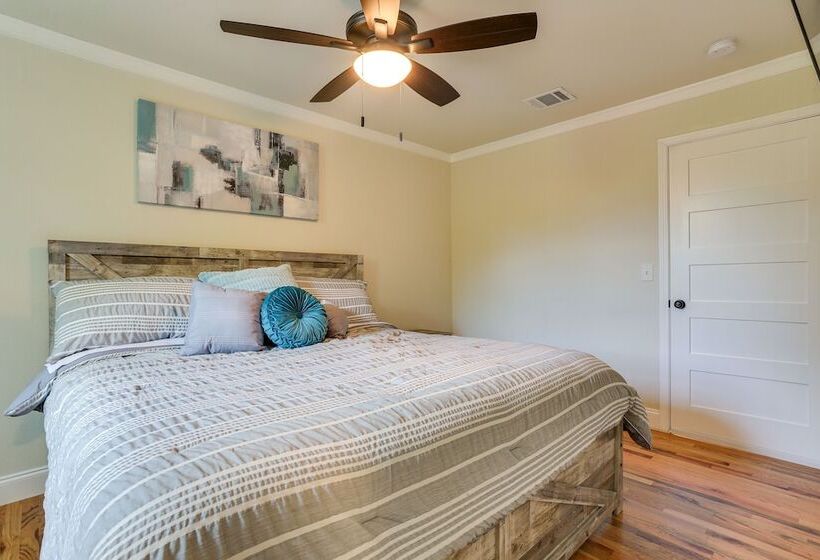 Lake Texoma Vacation Rental: 1 Mi To Boat Ramp!