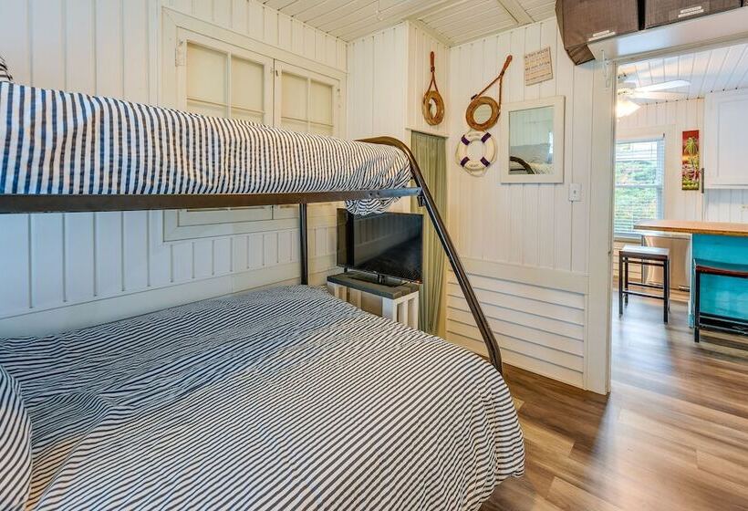 Lakefront Antioch Cottage W/ Dock & Gas Grill!