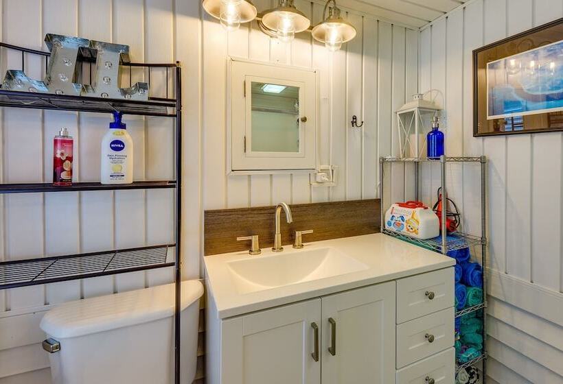 Lakefront Antioch Cottage W/ Dock & Gas Grill!