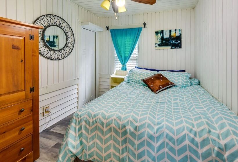 Lakefront Antioch Cottage W/ Dock & Gas Grill!