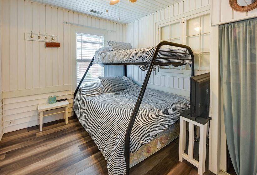 Lakefront Antioch Cottage W/ Dock & Gas Grill!