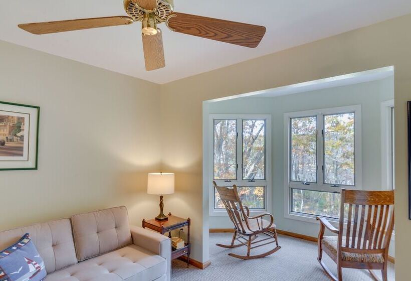 Lakefront Maryland Home   Deck, Grill & Pool Table